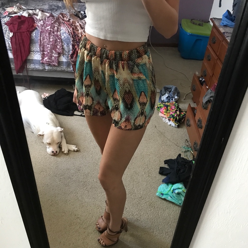 Super cute print shorts!